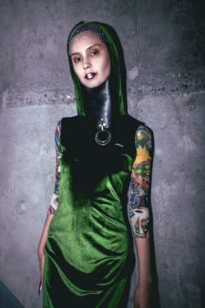 Vestido Capucha